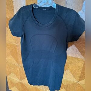 Lululemon Black Short Sleeve Athletic Top